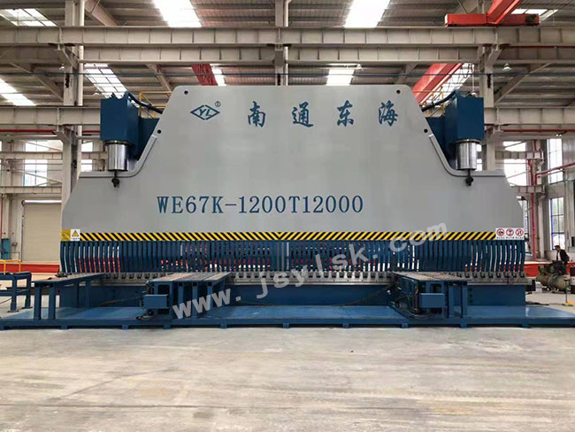 WE67K-1200/12000大型數(shù)控折彎機