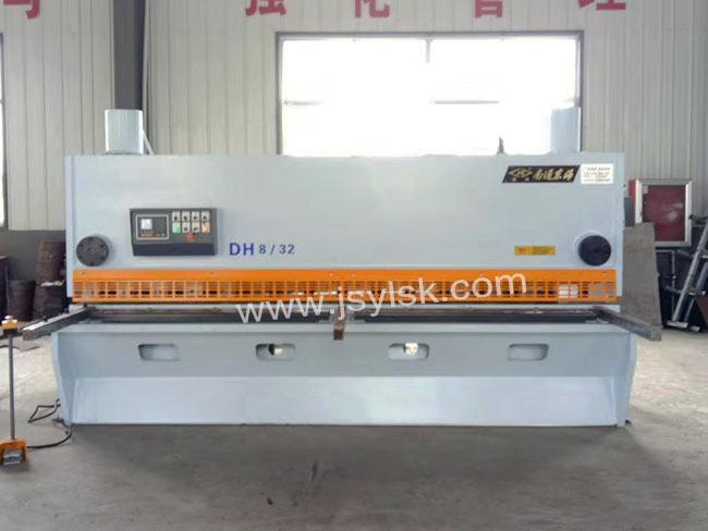 QC11Y-8*3200液壓剪板機(jī)
